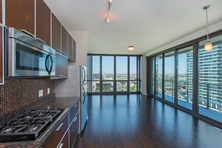681 W Wayman St, Chicago, IL 60661