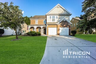 8953 Crestview Cir, Union City, GA 30291