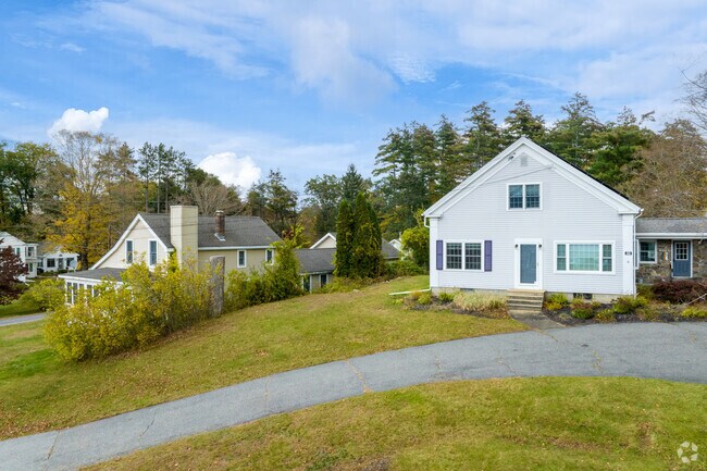 Houses along Fiskdale Road sit on modest to large lots in Brookfield.
