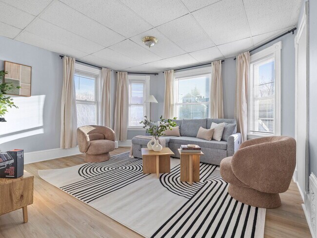 168 School St unit 3, Somerville, MA 02145 - photo 2