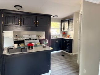 1100 W Locust St, Canton, IL 61520