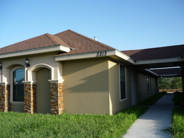2bed/2bath-3209 E Diamondhead Ave., Alton, Tx. 78573