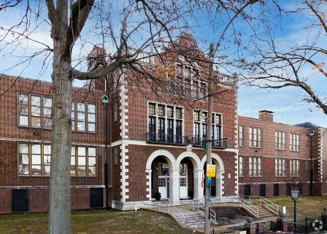 Side view of front entrance to Oak Hill Elementary School.
