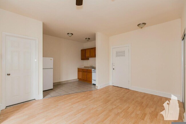 4853 N Damen Ave unit STUDIO, Chicago, IL 60625 - photo 2