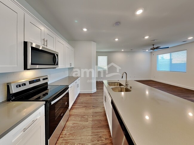 10020 Spire St, Las Vegas, NV 89131 - photo 3