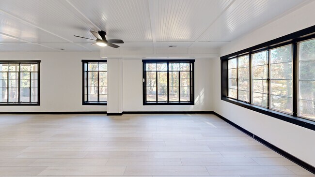 788 Sherwood Rd, Gainesville, GA 30501 - photo 2