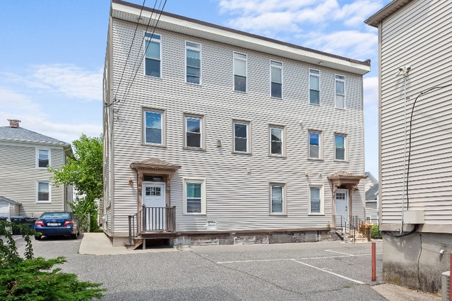 14 Trenton St unit 2, Providence, RI 02906 - photo 2