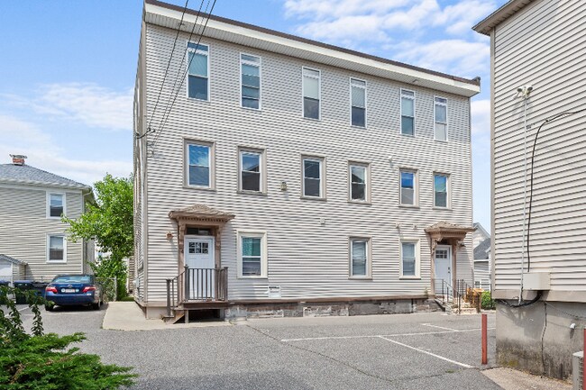 14 Trenton St unit 3, Providence, RI 02906 - photo 2