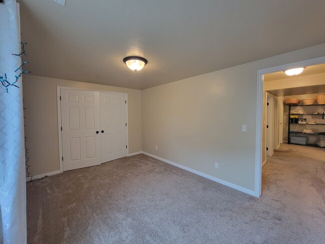 Office/entertainment room