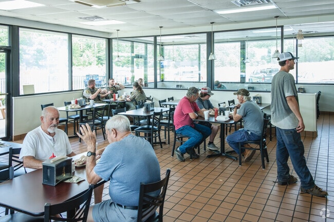 Residents in Dacusville enjoy hanging out at small diners and restaurants.