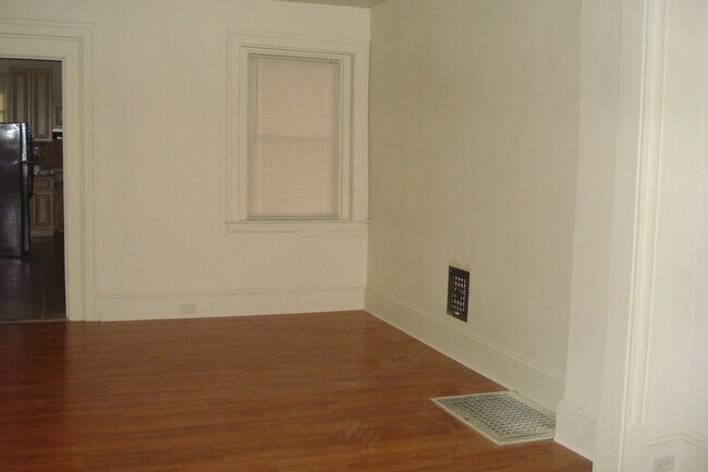 733 E Chestnut St, Lancaster, PA 17602 - photo 4