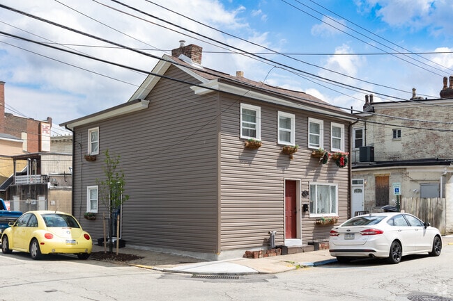 Some houses in Sharpsburg only have on street parking.