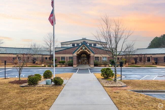 Temple Middle School has a student-teacher ratio of 18 to 1.