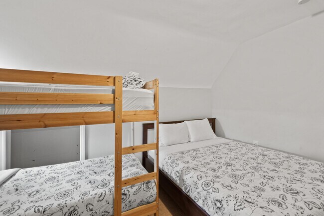 37 W 50th St unit ID1053095P, Bayonne, NJ 07002 - photo 6