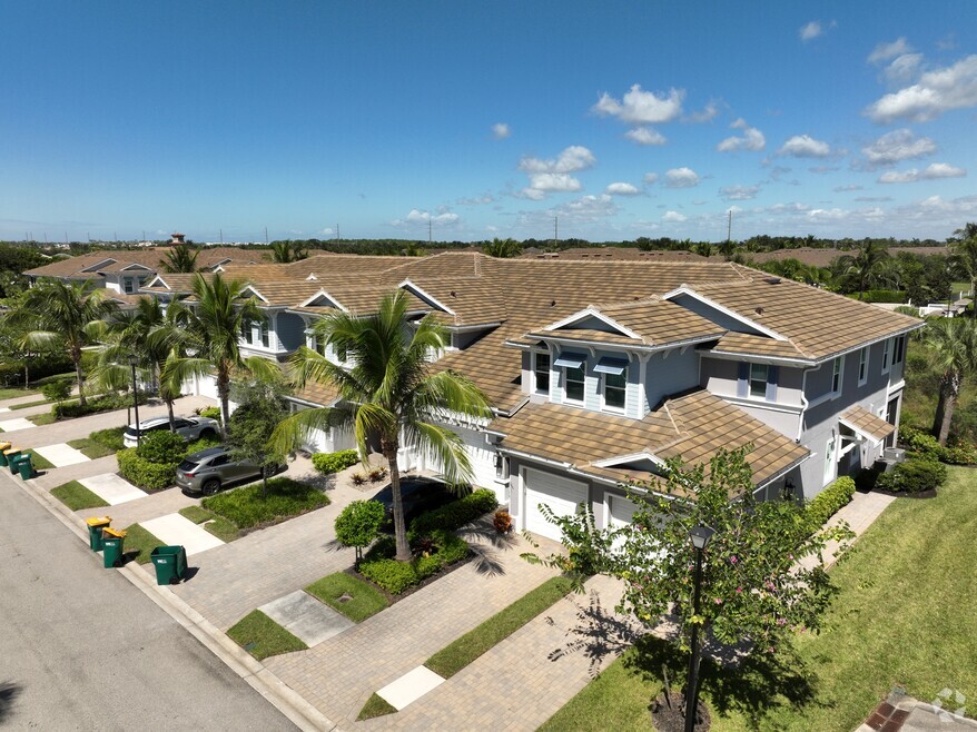 2281 Priory Ln unit 1207, Rural Estates, FL 34120 - photo 2