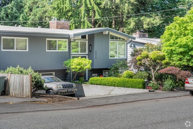 Horizon View offers midcentury and bi-level homes surrounded by cedar and fir trees.