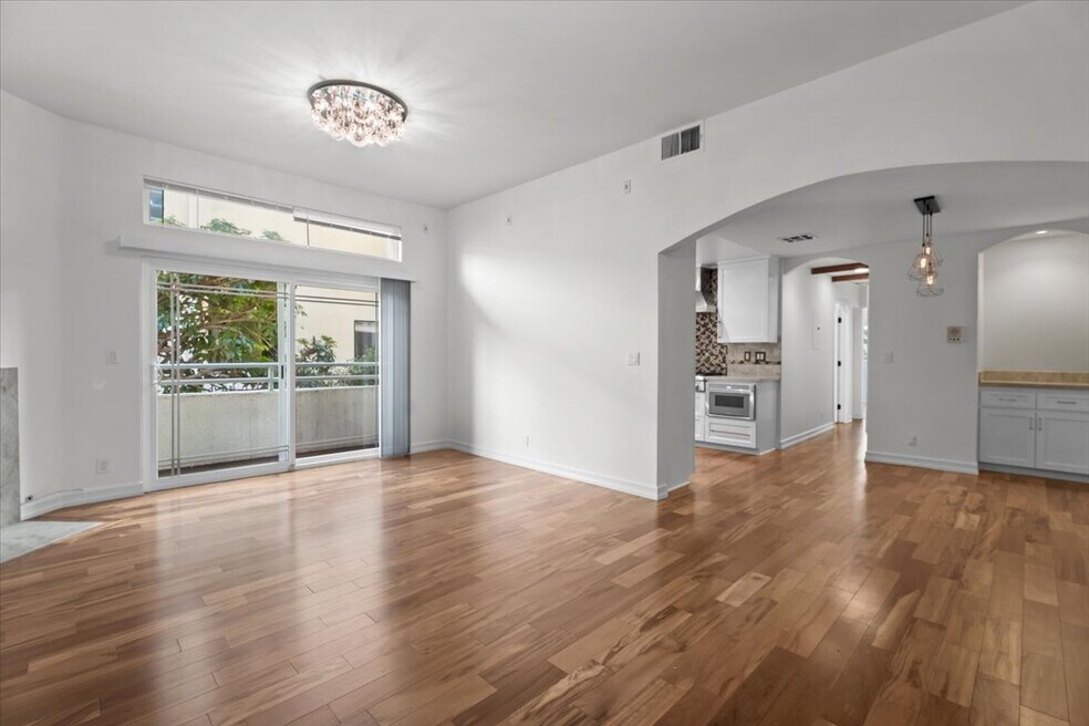 2550 S Centinela Ave unit 105, Los Angeles, CA 90064 - photo 1