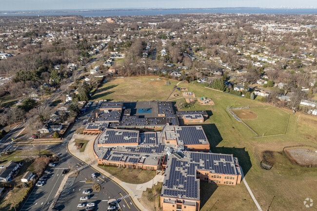 Indian Hill School receives an A from NICHE.