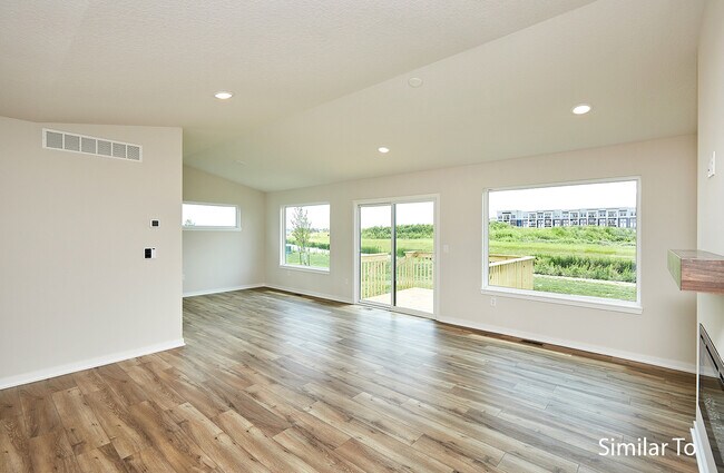 9841 Regatta Ln unit 37277048, Johnston, IA 50131 - photo 7