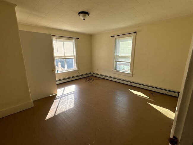 190 Main St, Claremont, NH 03743 - photo 5