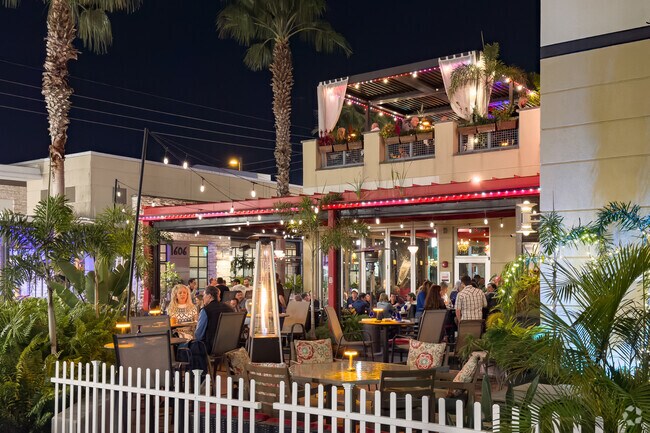 Bites & Bubbles offers locals a rooftop dining experience.