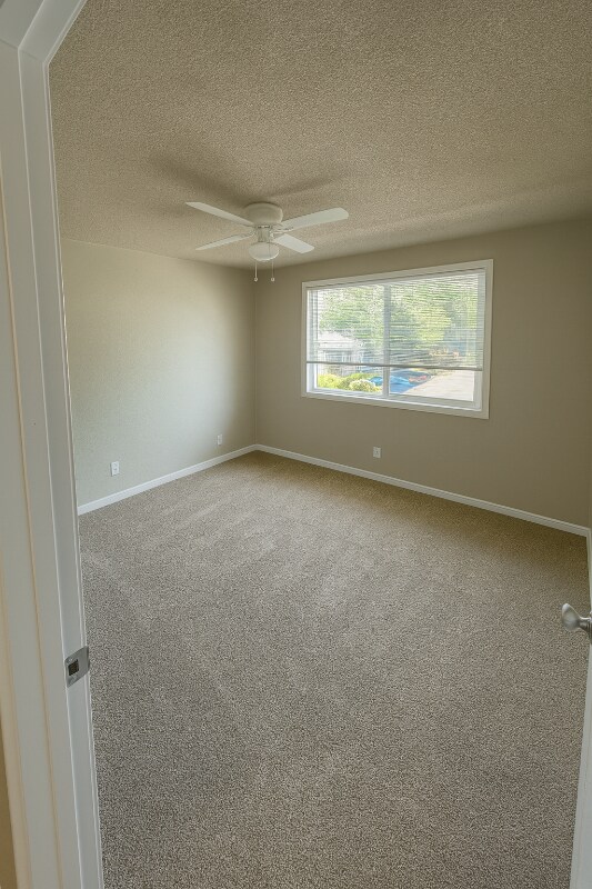 1725 N 5th St unit 75, Springfield, OR 97477 - photo 4