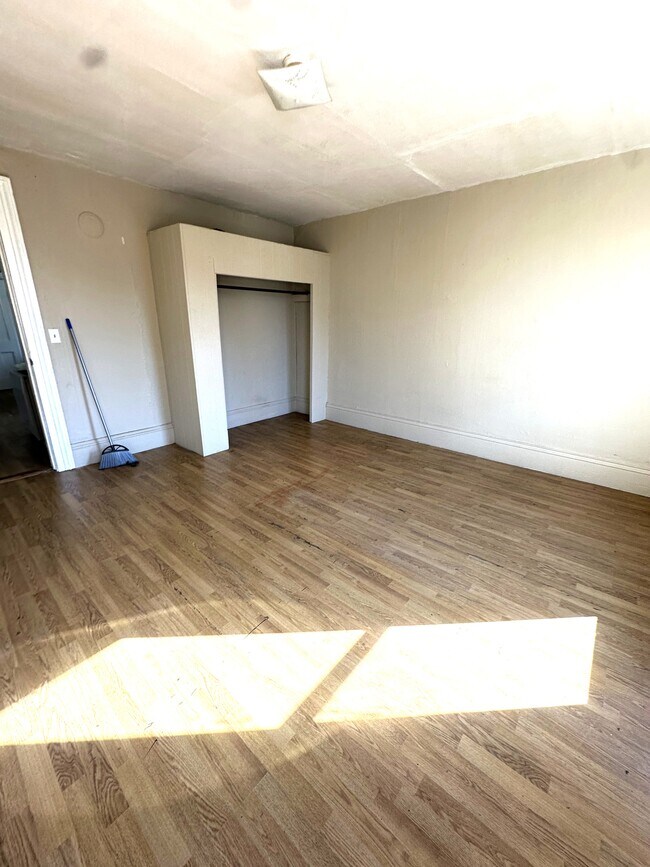 1709 Walnut St unit 2, Erie, PA 16502 - photo 3