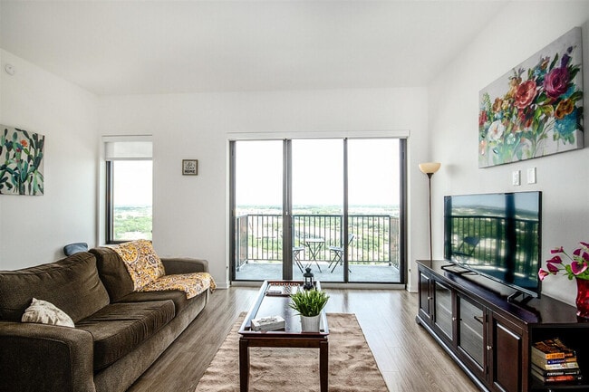 2002 Holcombe Blvd unit ID1359170P, Houston, TX 77030 - photo 4