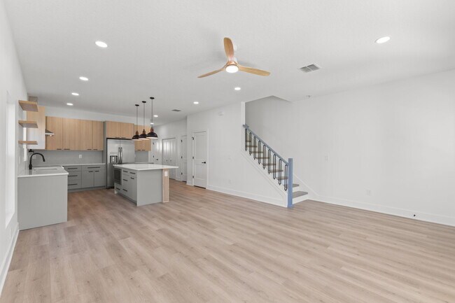 2525 13th Ave N, Saint Petersburg, FL 33713 - photo 7