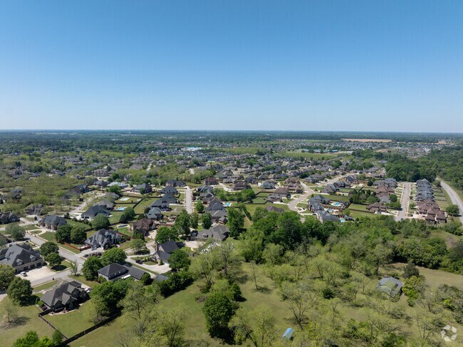A group of newer contemperary homes in Centerville, Georgia.