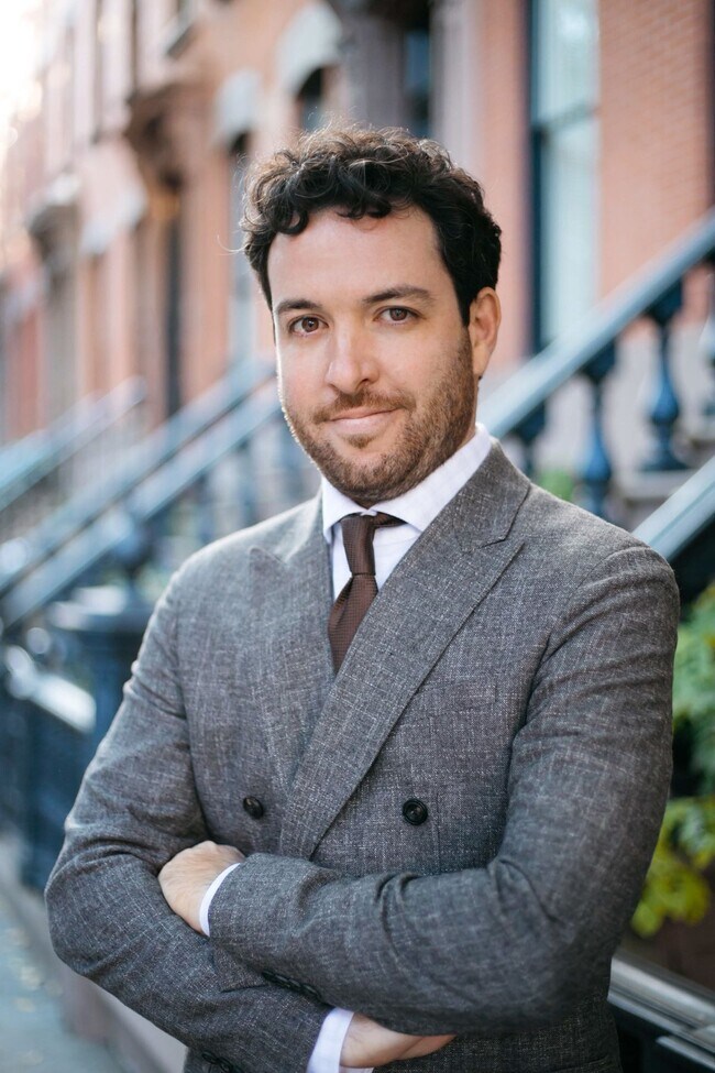 Agent Photo