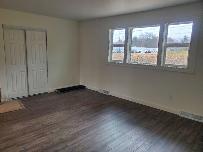 4707 Kent Rd unit 1-4, Kent, OH 44240 - photo 5