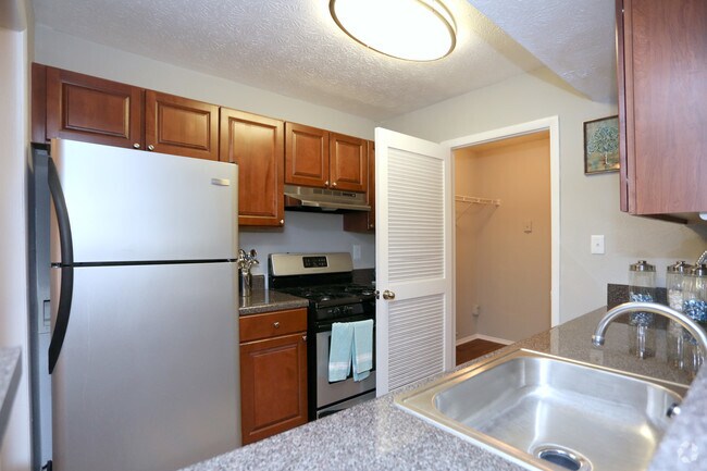 2BR, 2BA - 1,128 SF