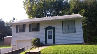 4608 Valley Ln, Saint Joseph, MO 64503