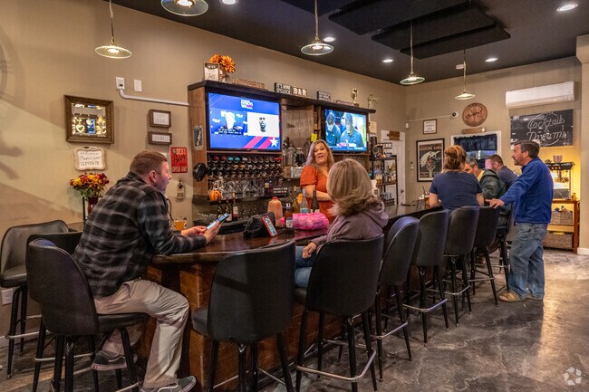 At Elayna's, experience nightly entertainment, from karaoke to DJs, in a lively atmosphere.