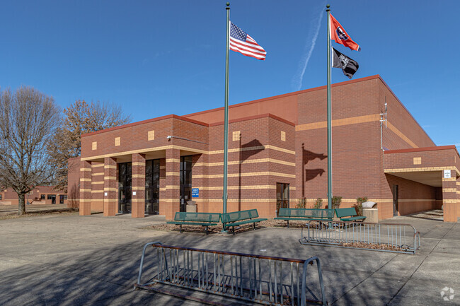 Barfield Elementary is located at 350 Veterans Parkway in Murfreesboro Tennessee.