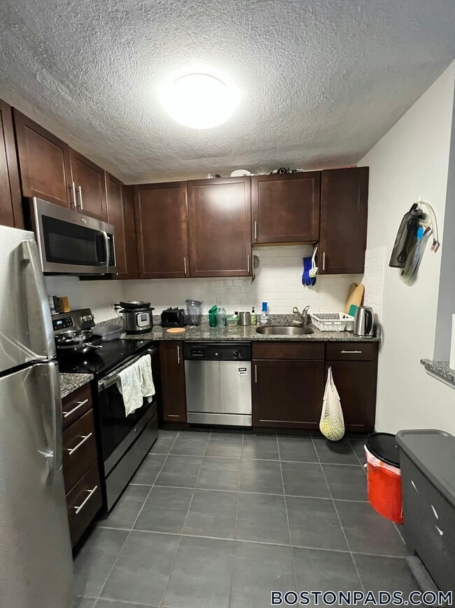 24 Whites Ave Unit 44, Watertown, MA 02472