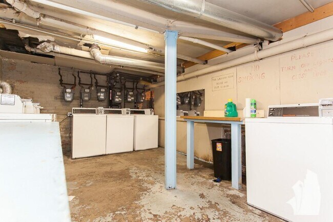 624 W Cornelia Ave unit 2BD, Chicago, IL 60657 - photo 6