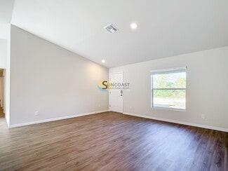 10466 Carnegie Ave, Englewood, FL 34224