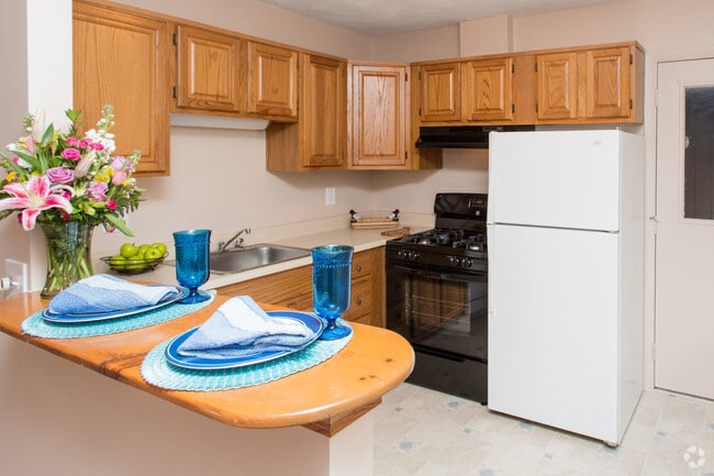 Old Towne Village, Ayer, MA 01432 - photo 3