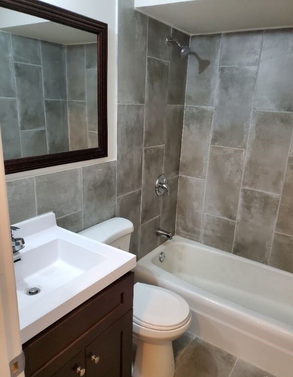 3710 N Pine Grove Ave unit 310, Chicago, IL 60613 - photo 1