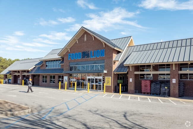 Locals can go to the Food Lion in Woodruff for their shopping needs.