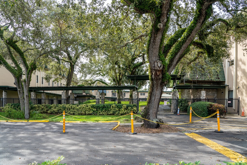 Sheridan Hills Christian School
side of the scool