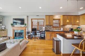 1954 W Diversey Pkwy Unit EE1, Chicago, IL 60614