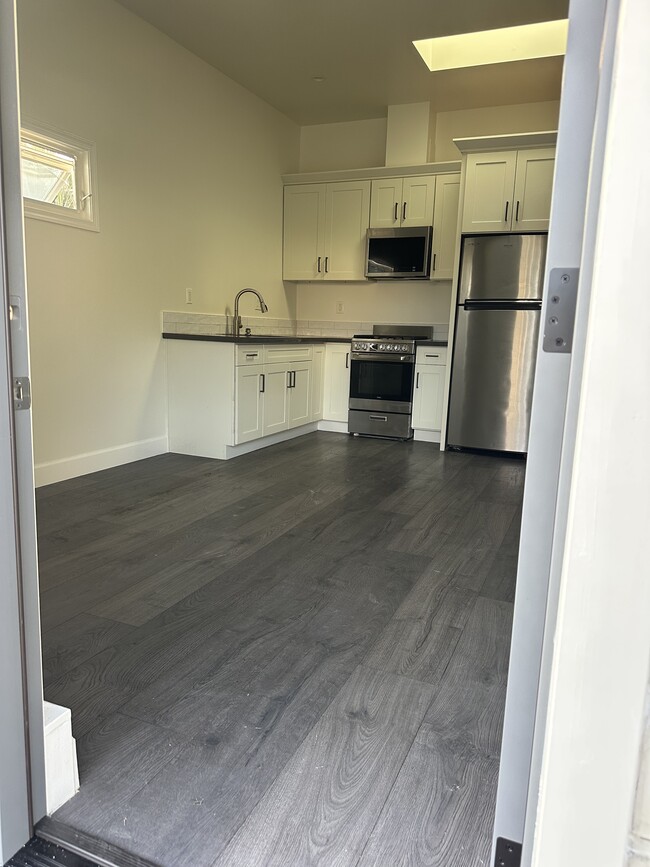 11505 McDonald St unit A, Culver City, CA 90230 - photo 2