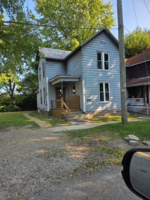 164 E Church St, Newark, OH 43055