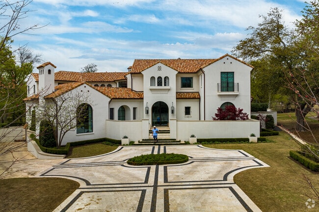 Mediteranean-style homes can be found throughout University Park.