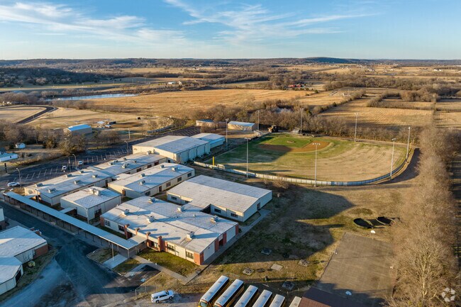 Kids are challenged to excel at Mounds High School.