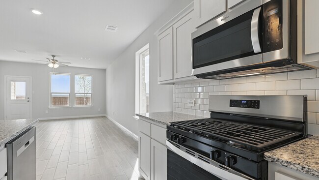 400 Sunday Silence Way unit 36200870, Granbury, TX 76049 - photo 7