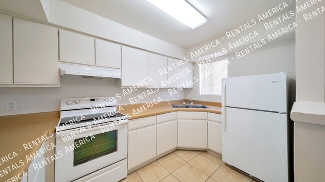 1360 N Riverview Blvd, Tucson, AZ 85745 - photo 2